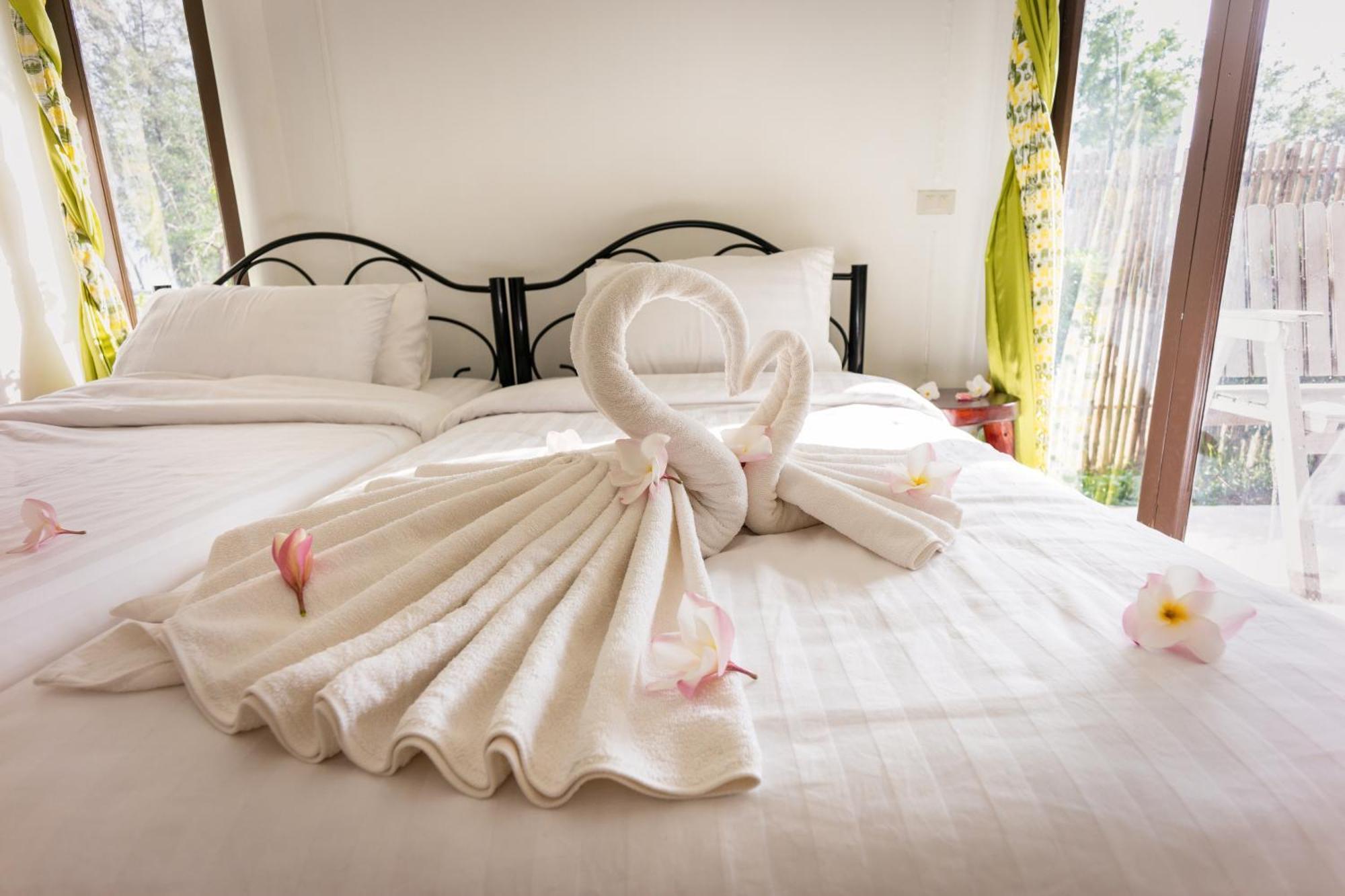 Mumsa Beach Resort & Restaurant Ban Huai Yang Екстер'єр фото